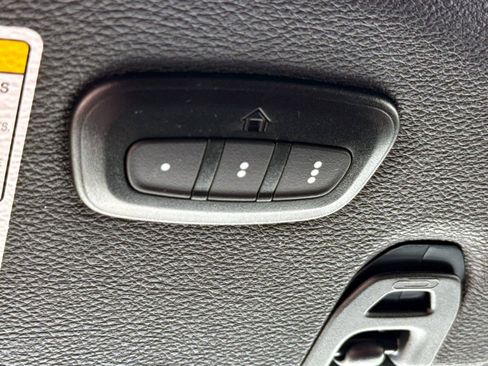 Used 2023 Jeep Wrangler Unlimited Sahara w/ Cold Weather Group AWD/4WD image 8