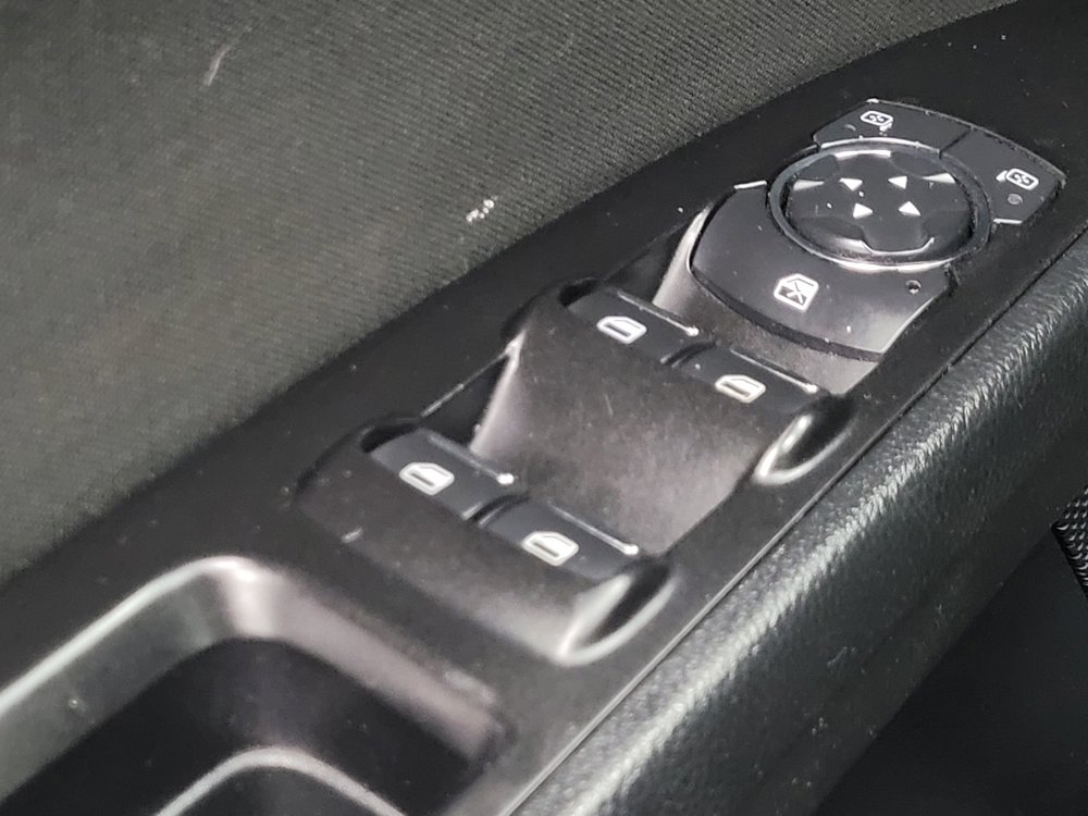 Used 2018 Ford Fusion SE w/ Equipment Group 201A FWD image 27
