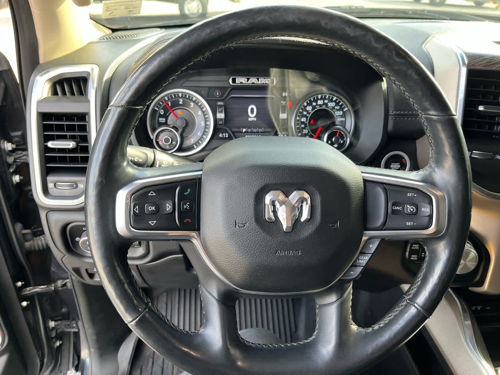 Used 2019 RAM 1500 Laramie AWD/4WD image 13