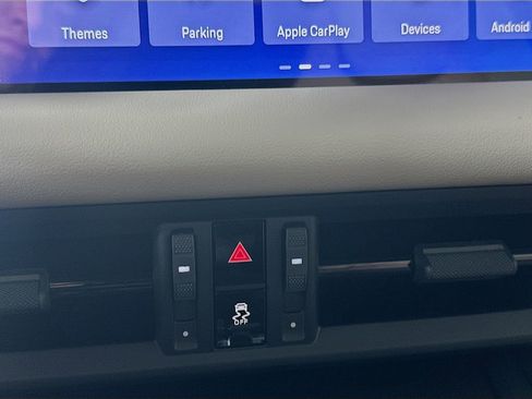 New 2026 Porsche Macan Electric image 18