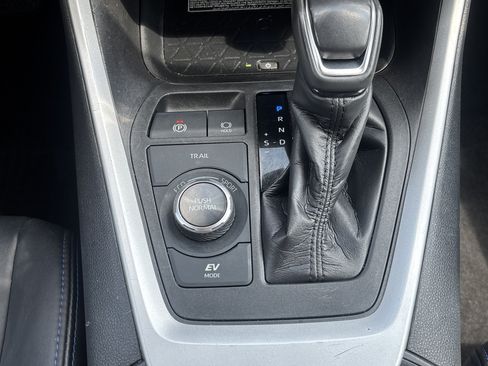 Used 2021 Toyota RAV4 XSE AWD/4WD image 14