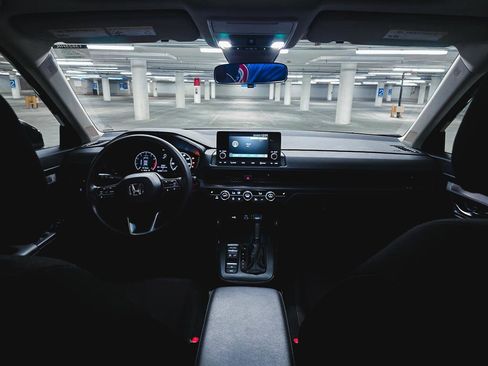 Used 2024 Honda CR-V EX image 3