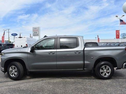 Used 2021 Chevrolet Silverado 1500 LT AWD/4WD image 3