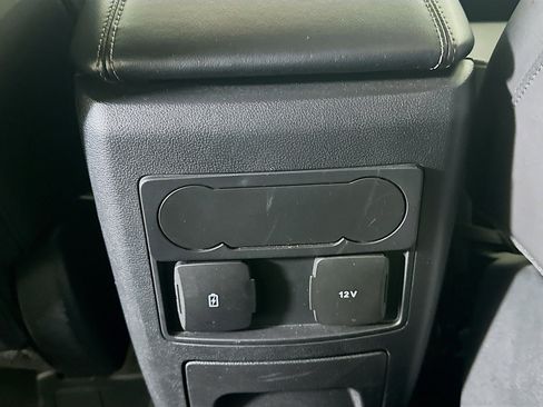 Used 2023 Ford Explorer XLT w/ Equipment Group 202A image 28