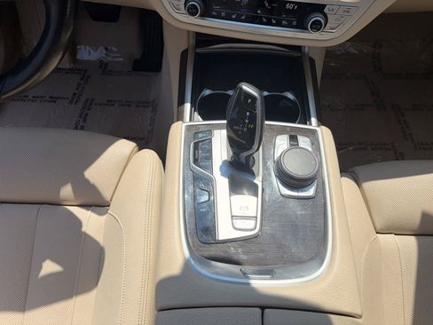 Used 2021 BMW 740i RWD image 14