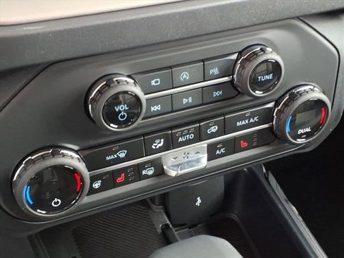 New 2025 Ford Bronco Outer Banks image 16