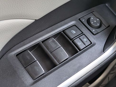 Used 2025 Toyota RAV4 XLE FWD image 22