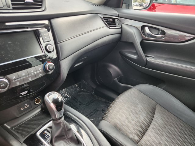Used 2019 Nissan Rogue SV AWD/4WD image 10