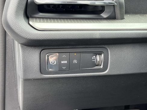 New 2026 Chevrolet Traverse LT w/ Driver Confidence Package FWD image 28