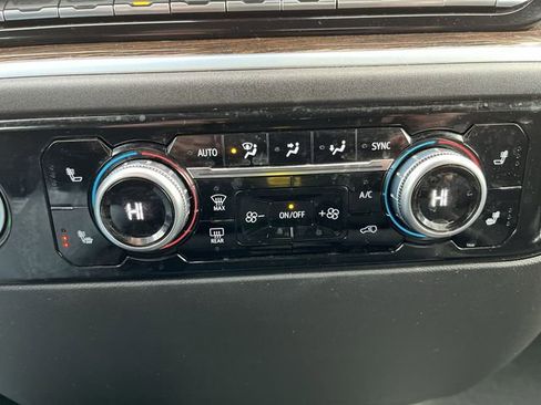 Certified 2022 GMC Sierra 1500 SLE image 18