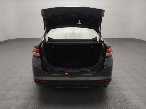 Used 2017 Ford Fusion SE FWD image 29