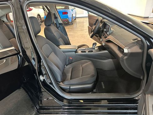 Used 2025 Nissan Altima 2.5 SV image 35