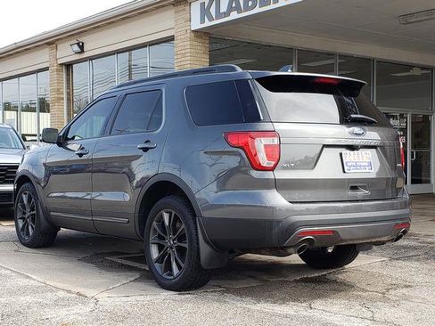 Used 2017 Ford Explorer XLT w/ Equipment Group 202A image 3