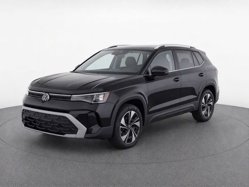 Used 2026 Volkswagen Taos SE AWD/4WD image 1