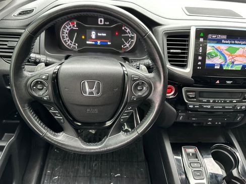Used 2016 Honda Pilot Touring image 14
