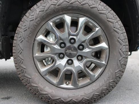 Used 2025 Toyota 4Runner SR5 AWD/4WD image 21