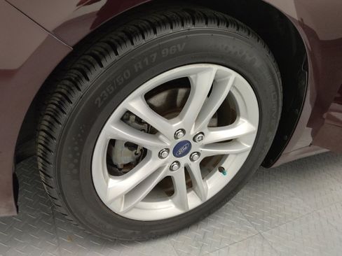 Used 2018 Ford Fusion SE w/ Fusion SE Technology Package image 31