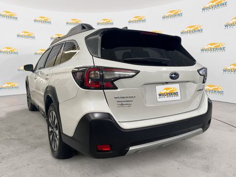 Used 2023 Subaru Outback Limited image 3