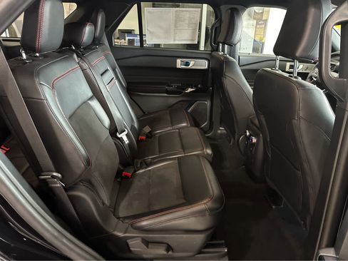 Used 2024 Ford Explorer ST-Line w/ Class IV Trailer Tow Package AWD/4WD image 37