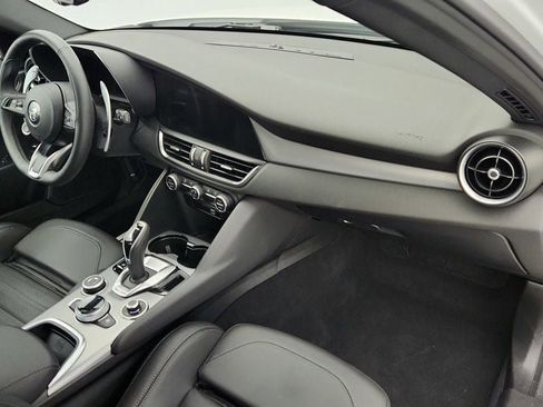 Used 2025 Alfa Romeo Giulia AWD w/ Veloce Package AWD image 26