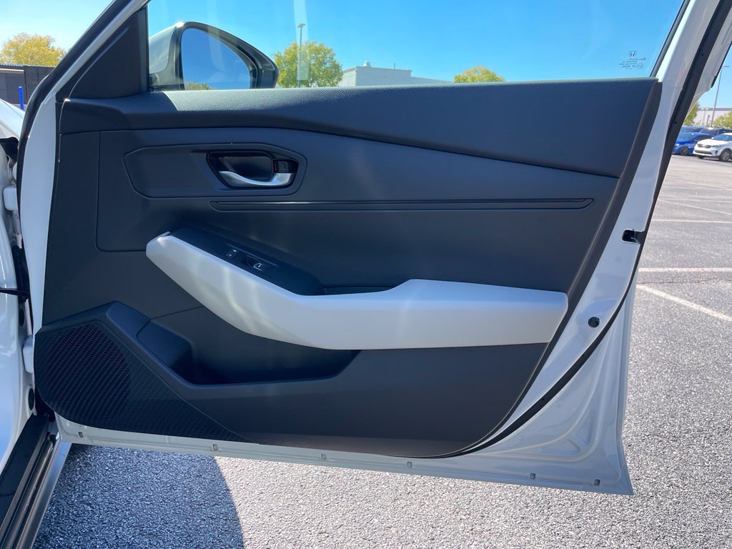Certified 2025 Honda Accord LX image 29