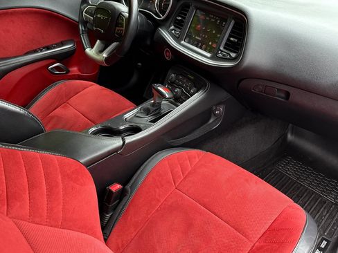 Used 2015 Dodge Challenger SRT w/ Technology Group RWD image 15