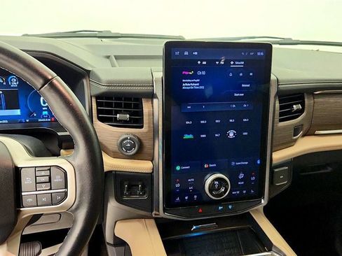 Used 2022 Ford Expedition Limited AWD/4WD image 17