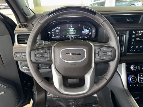 Used 2024 GMC Yukon Denali w/ Advanced Technology Package image 25