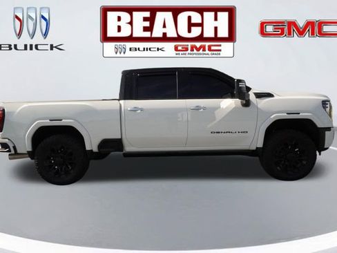 Used 2025 GMC Sierra 2500 Denali Ultimate image 2