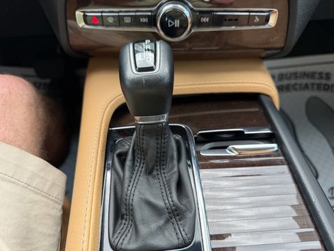 Used 2016 Volvo XC90 T6 Momentum w/ Momentum Plus Package image 18