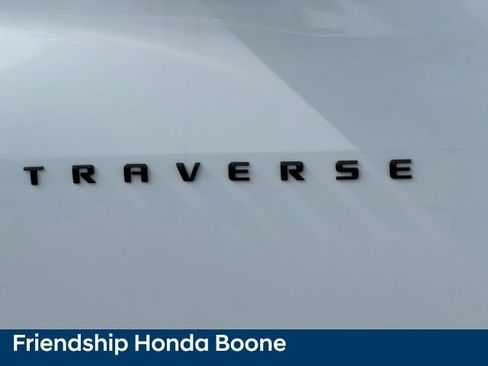 Used 2023 Chevrolet Traverse Premier FWD image 11