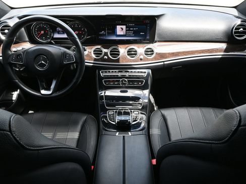 Used 2017 Mercedes-Benz E 300 image 8