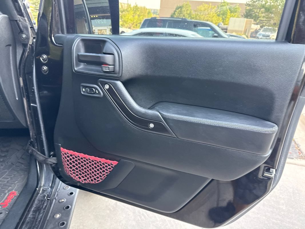 Used 2018 Jeep Wrangler Unlimited Rubicon AWD/4WD image 15