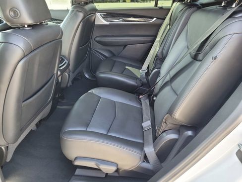 Used 2023 Cadillac XT6 Premium Luxury w/ Technology Package FWD image 11
