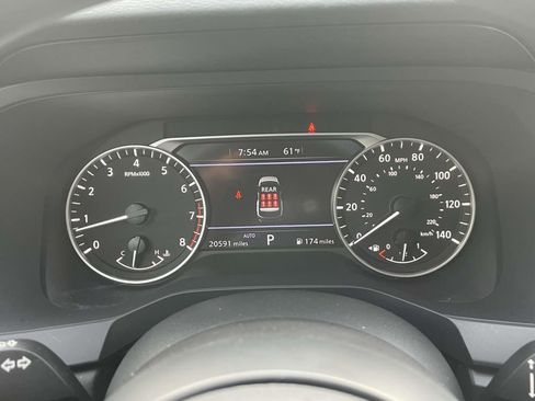 Used 2024 Nissan Pathfinder S image 24