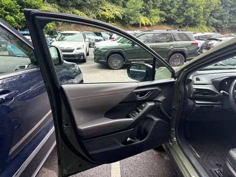 Used 2024 Subaru Crosstrek 2.5i Limited AWD/4WD image 9