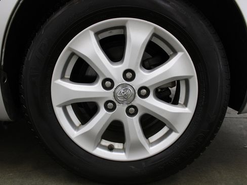 Used 2011 Toyota Camry LE image 8