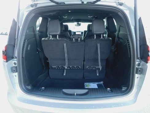 New 2026 Chrysler Pacifica Select FWD image 31