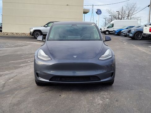 Used 2020 Tesla Model Y Long Range image 9