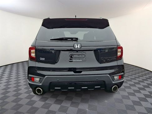Used 2024 Honda Passport Black Edition image 8
