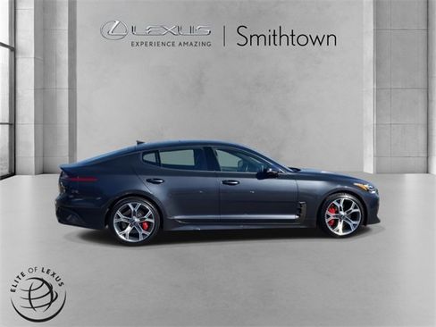 Used 2021 Kia Stinger GT1 image 5