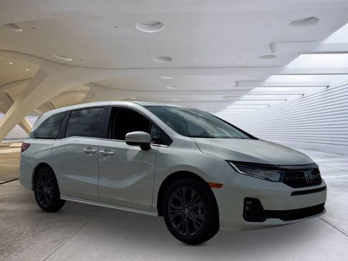 New 2026 Honda Odyssey Touring image 1