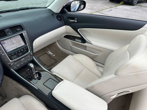 Used 2010 Lexus IS 250C RWD image 33