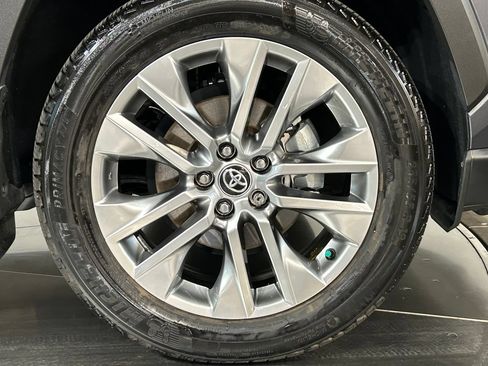 Used 2025 Toyota RAV4 Limited FWD image 25