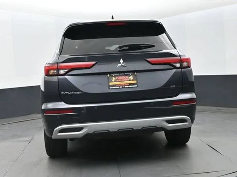 Used 2024 Mitsubishi Outlander FWD image 8