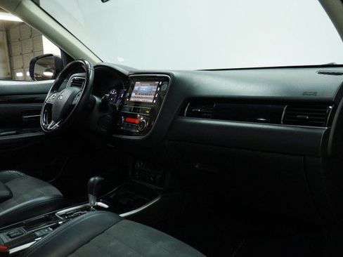 Used 2019 Mitsubishi Outlander SE FWD image 20