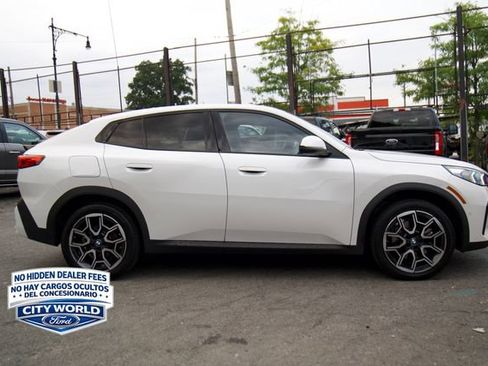 Used 2026 BMW X2 xDrive28i AWD/4WD image 3