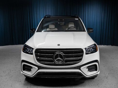 New 2026 Mercedes-Benz GLS 580 4MATIC image 2