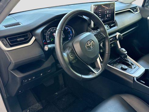 Used 2023 Toyota RAV4 XLE Premium AWD/4WD image 9