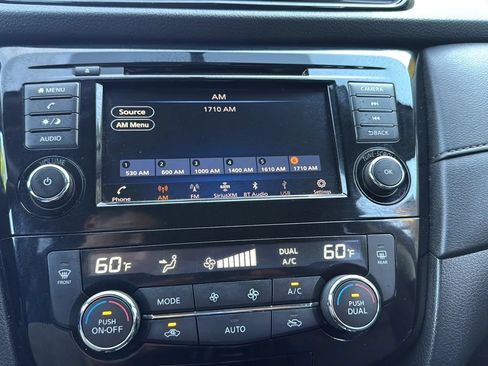 Used 2018 Nissan Rogue SV AWD/4WD image 31